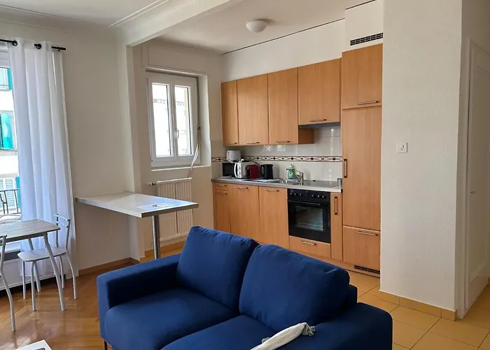 Quelques 6 Minutes A Pied De La Gare De 洛桑